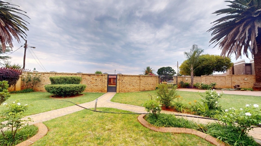 3 Bedroom Property for Sale in Mohadin North West